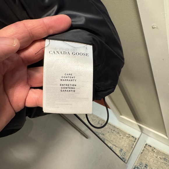 Canada Goose Men’s Everett Down Vest - Picture 5 of 6